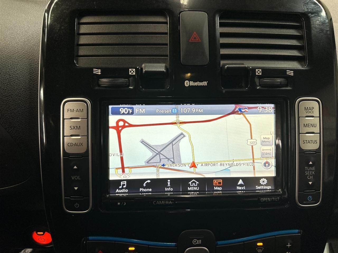 Nissan Leaf SV Hatchback 2017