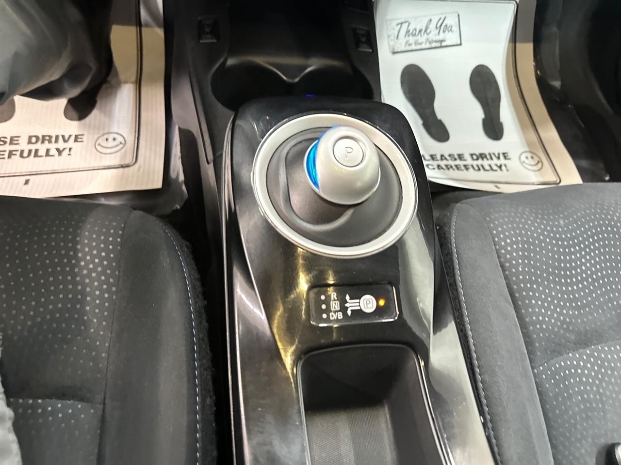 Nissan Leaf SV Hatchback 2017