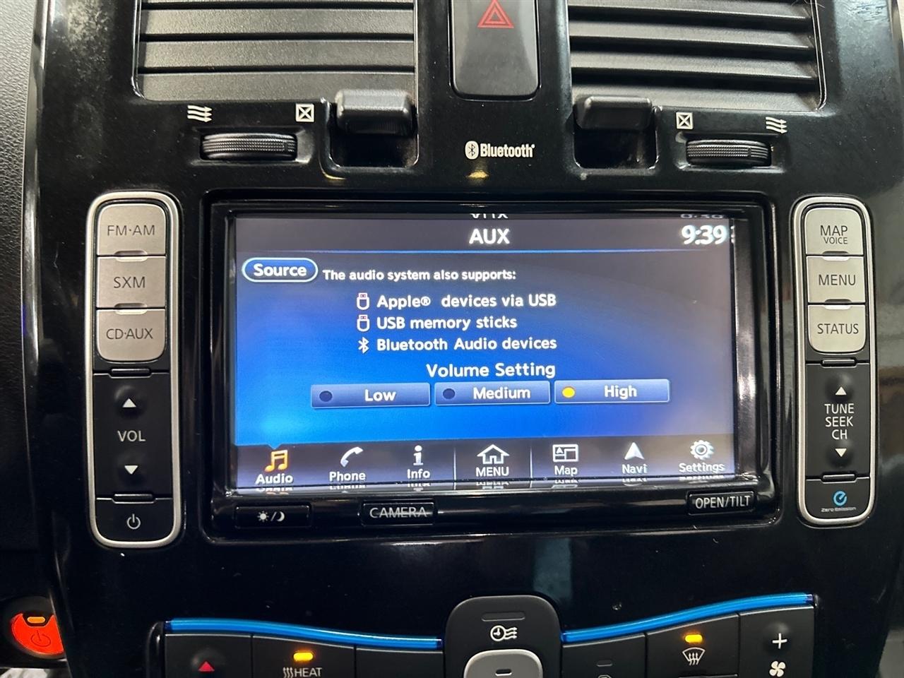 Nissan Leaf SV Hatchback 2017