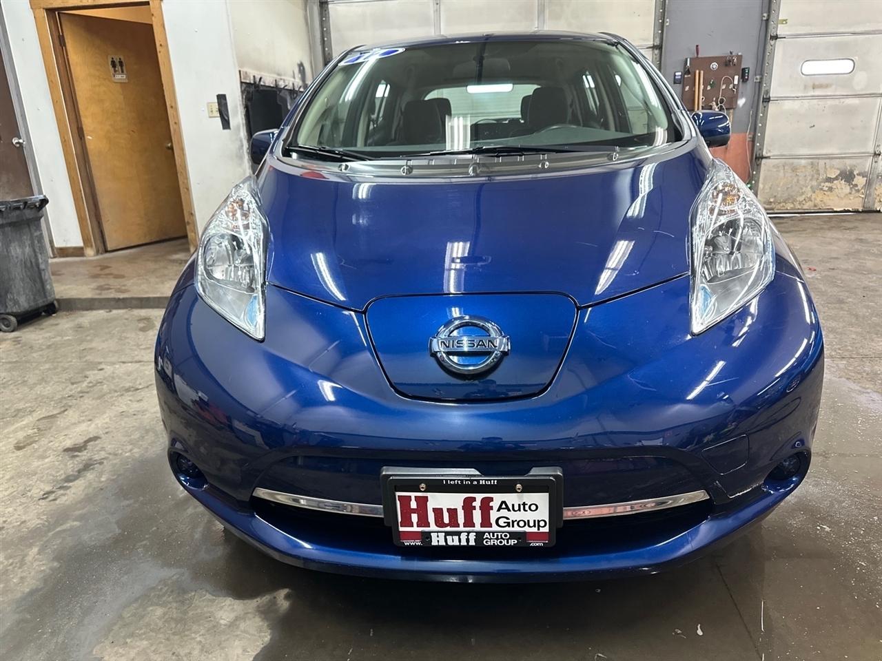 Nissan Leaf SV Hatchback 2017