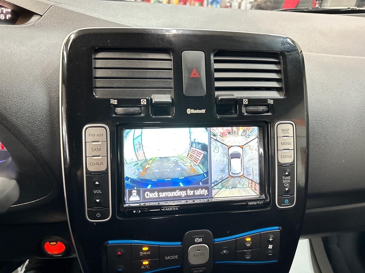 Nissan Leaf SV Hatchback 2017