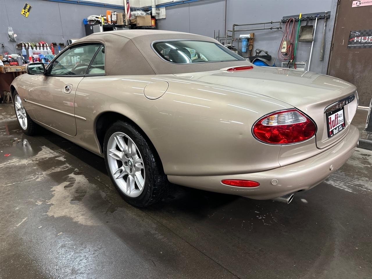 Jaguar XK8 2dr Conv 2001