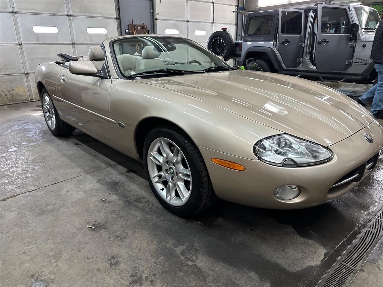 Jaguar XK8 2dr Conv 2001