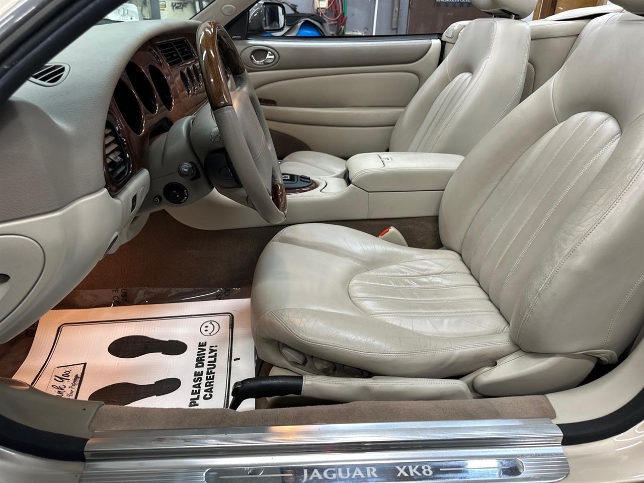 Jaguar XK8 2dr Conv 2001