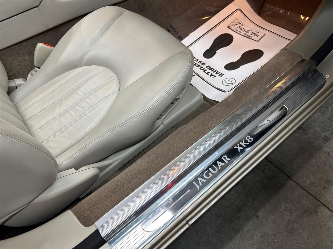 Jaguar XK8 2dr Conv 2001