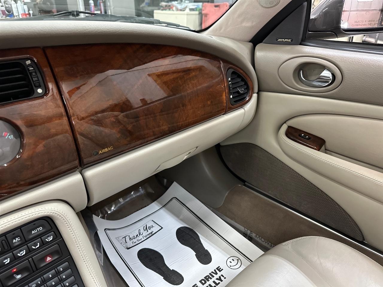 Jaguar XK8 2dr Conv 2001