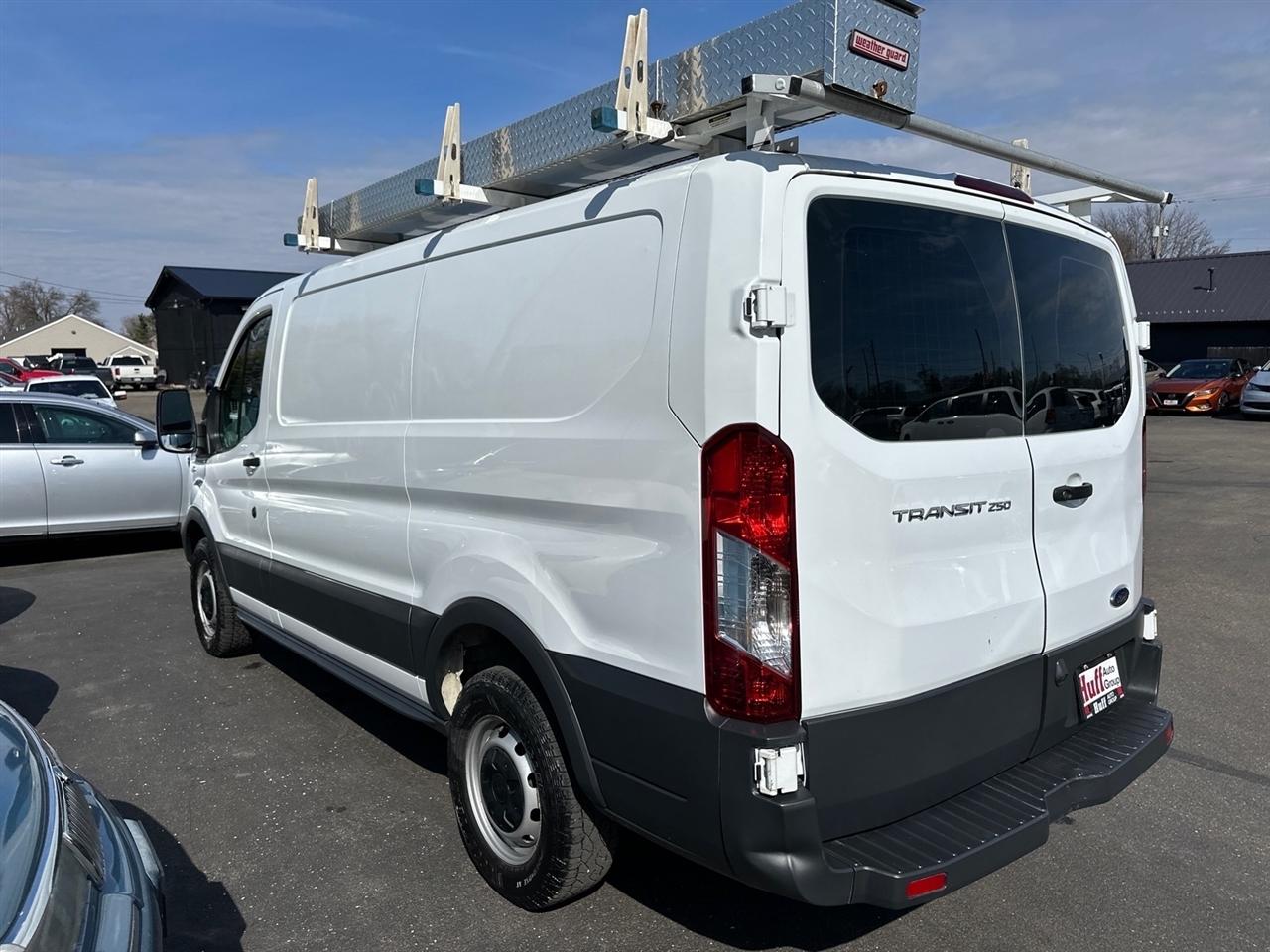 Ford Transit Van T-250 130" Low Rf 9000 GVWR Swing-Out RH Dr 2018