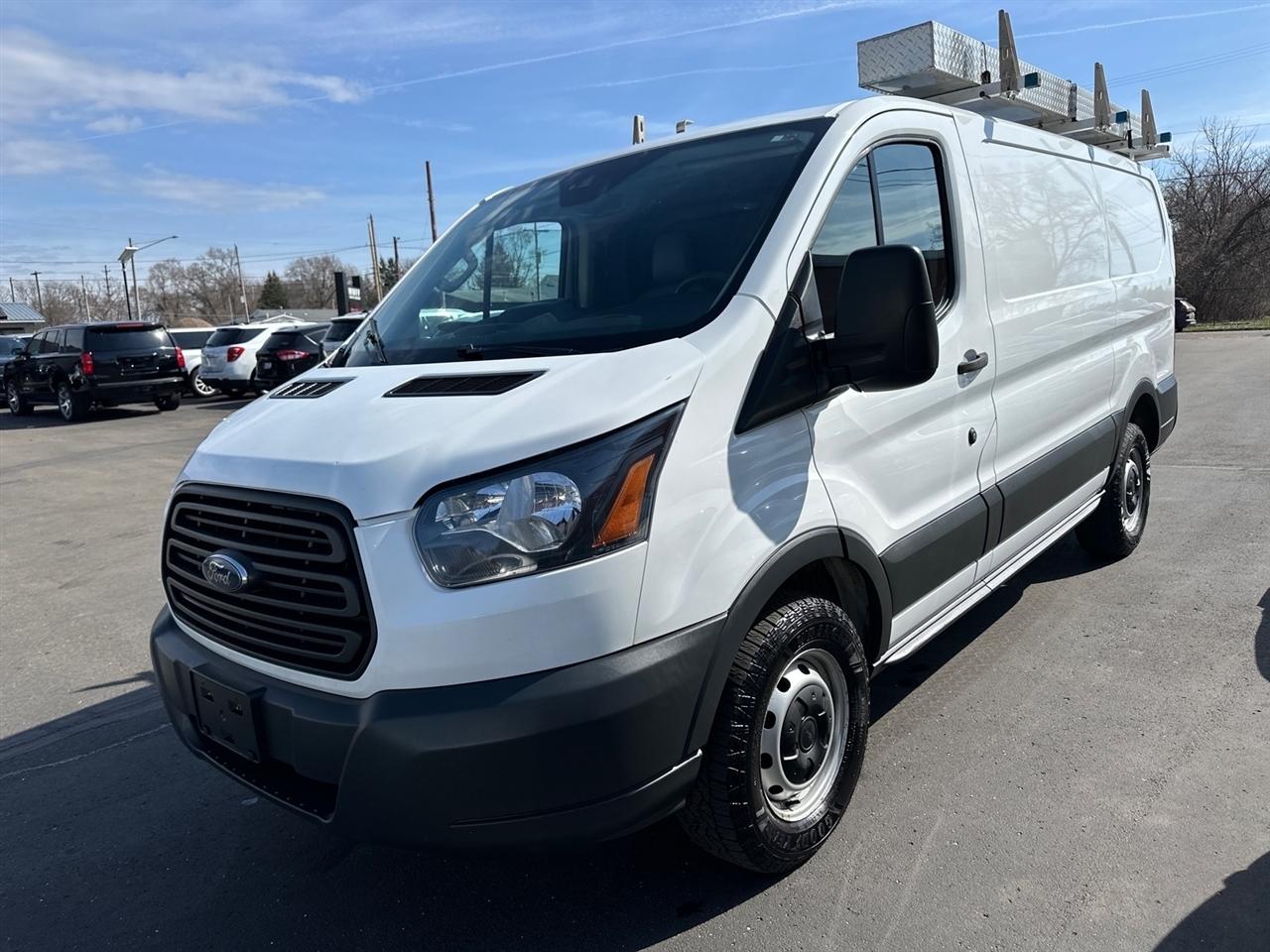 Ford Transit Van T-250 130" Low Rf 9000 GVWR Swing-Out RH Dr 2018