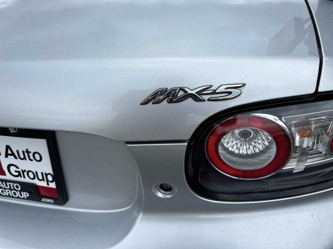 Mazda MX-5 Miata 2dr Conv Auto Touring 2008