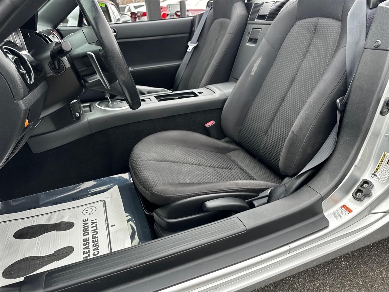 Mazda MX-5 Miata 2dr Conv Auto Touring 2008