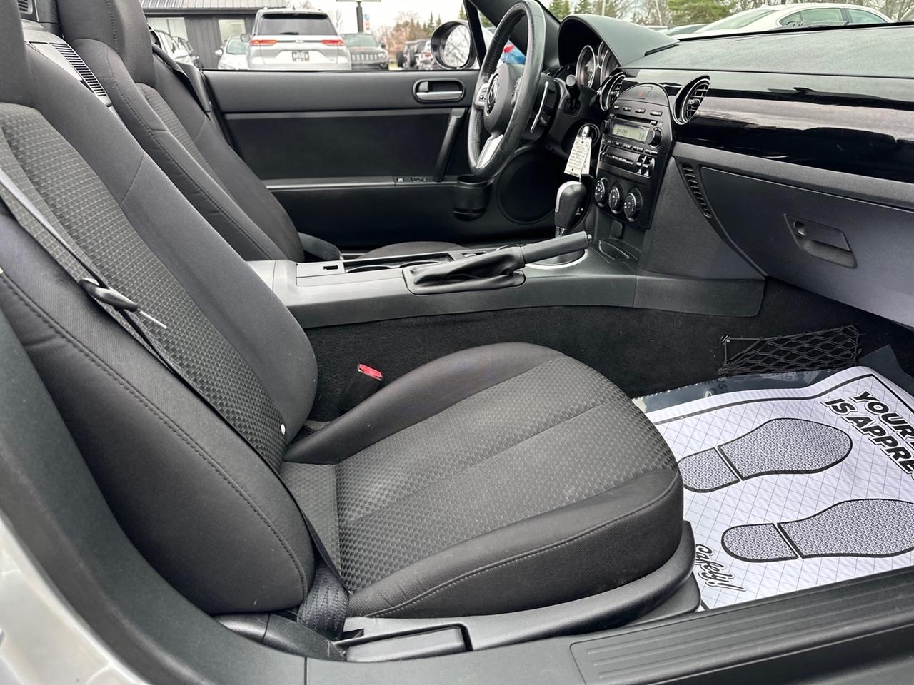 Mazda MX-5 Miata 2dr Conv Auto Touring 2008