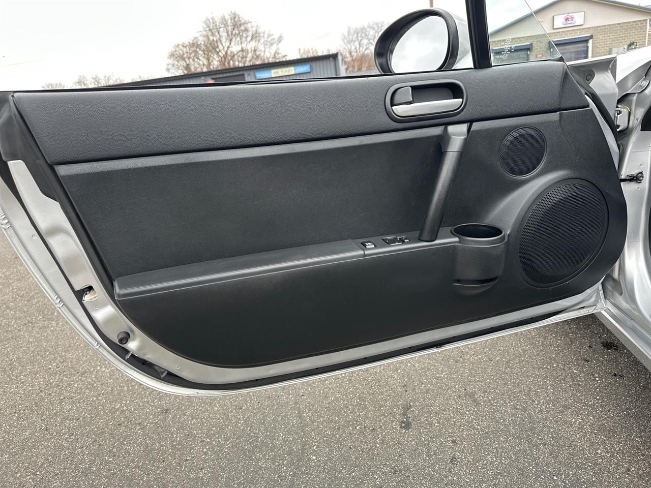 Mazda MX-5 Miata 2dr Conv Auto Touring 2008