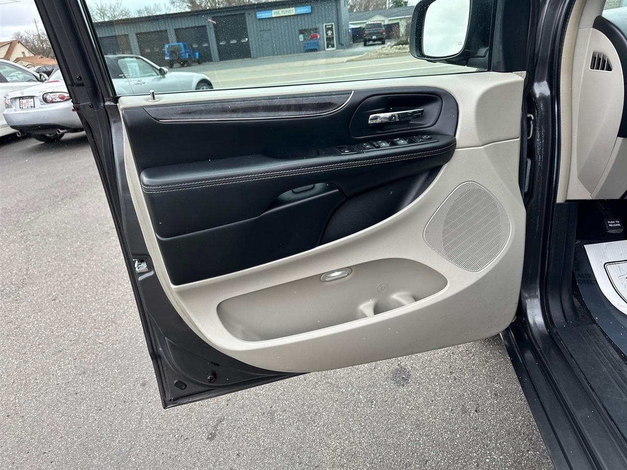 Chrysler Town & Country 4dr Wgn Touring 2015