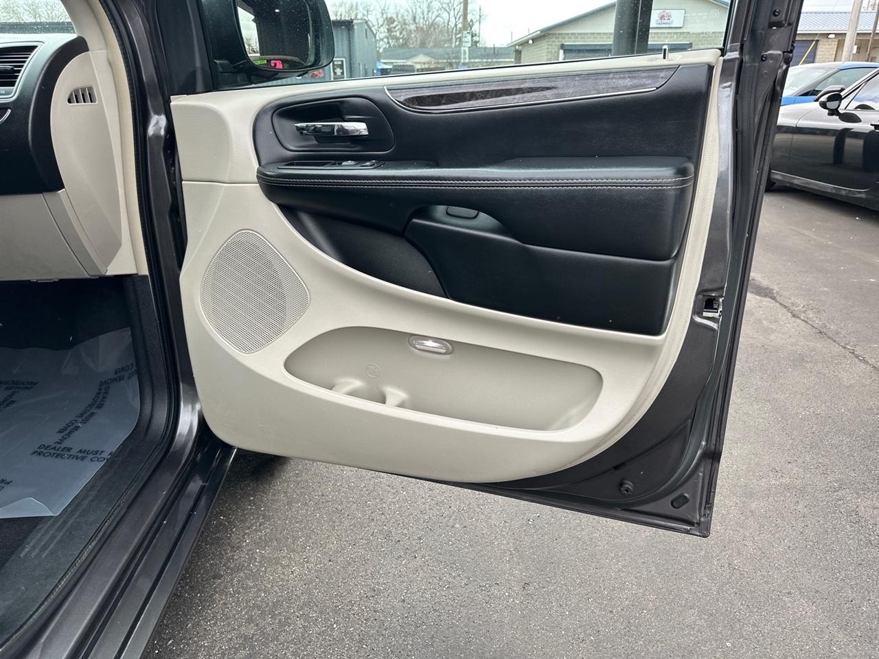 Chrysler Town & Country 4dr Wgn Touring 2015