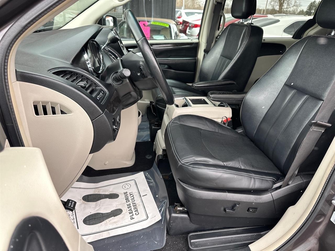 Chrysler Town & Country 4dr Wgn Touring 2015