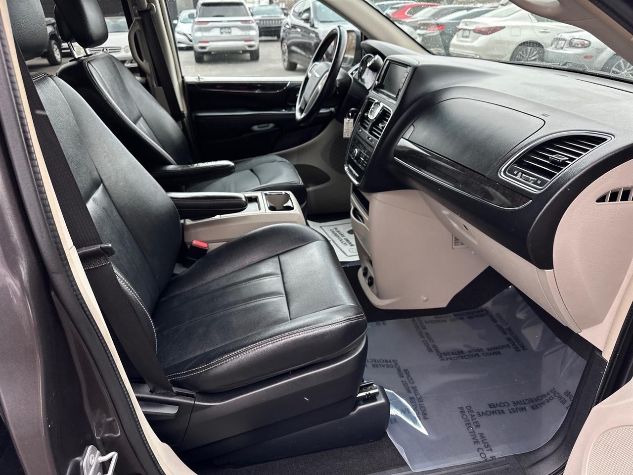 Chrysler Town & Country 4dr Wgn Touring 2015