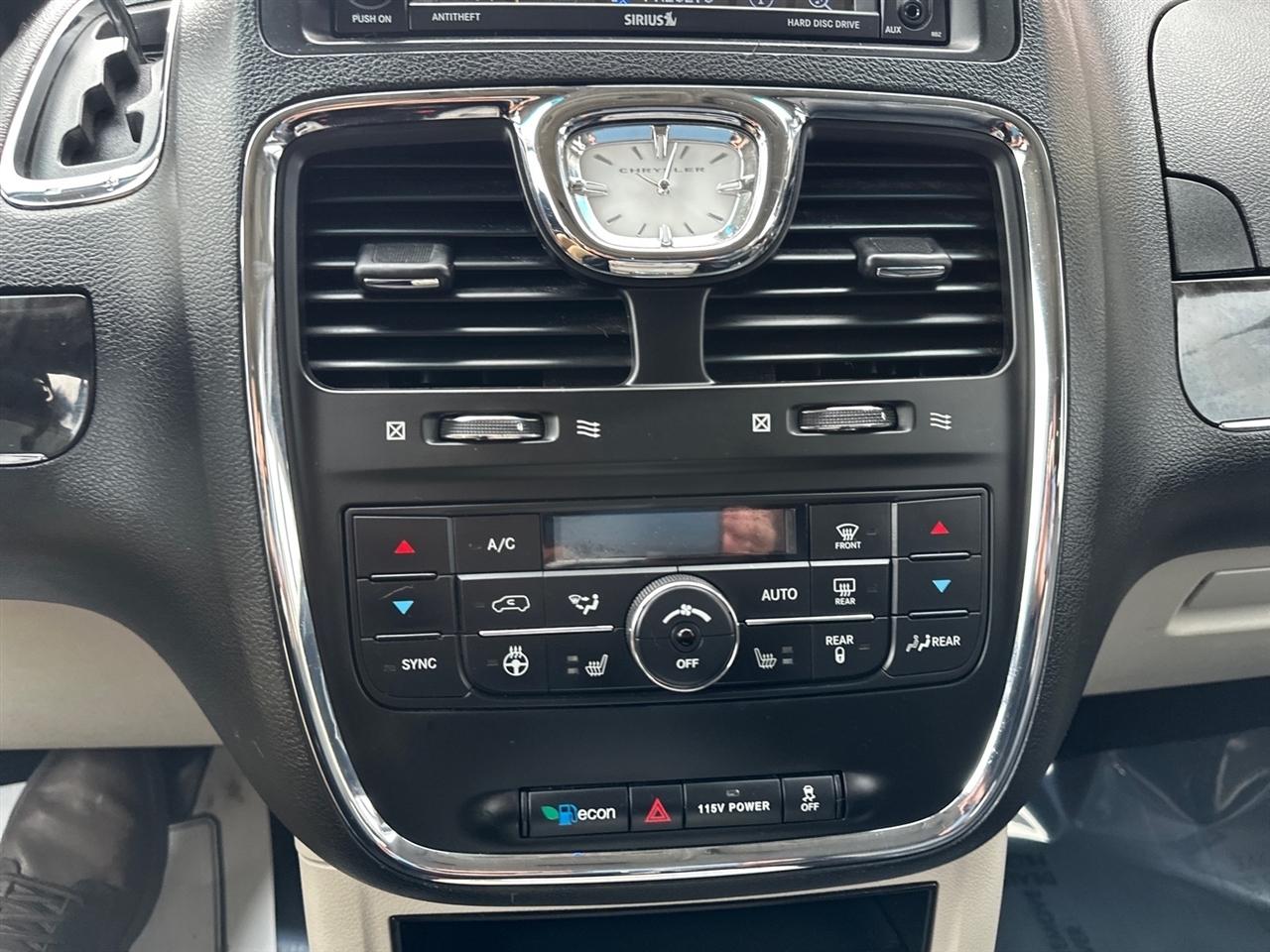 Chrysler Town & Country 4dr Wgn Touring 2015