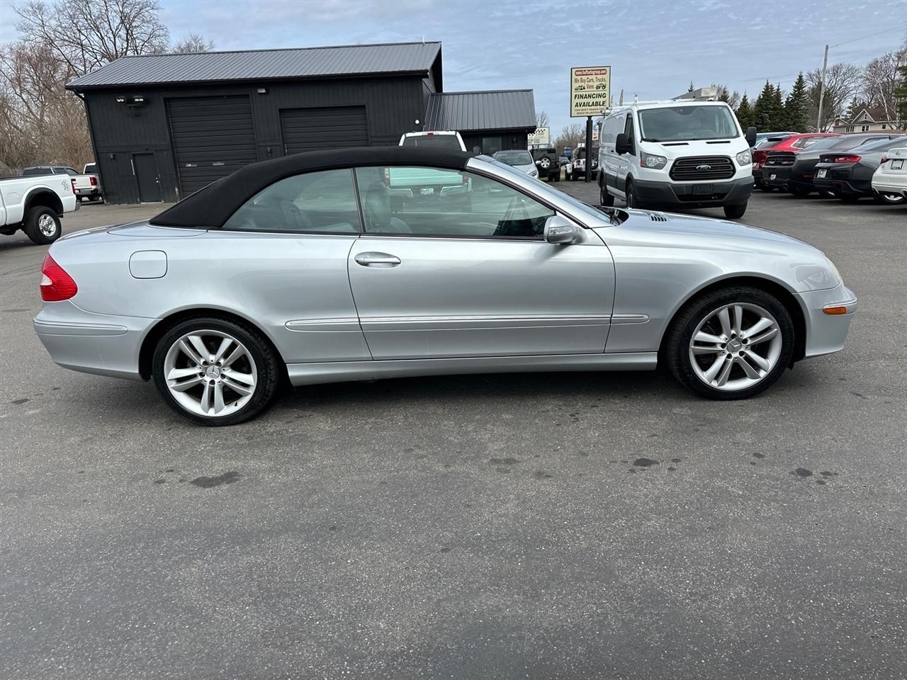 Mercedes-Benz CLK-Class 2dr Cabriolet 3.5L 2006