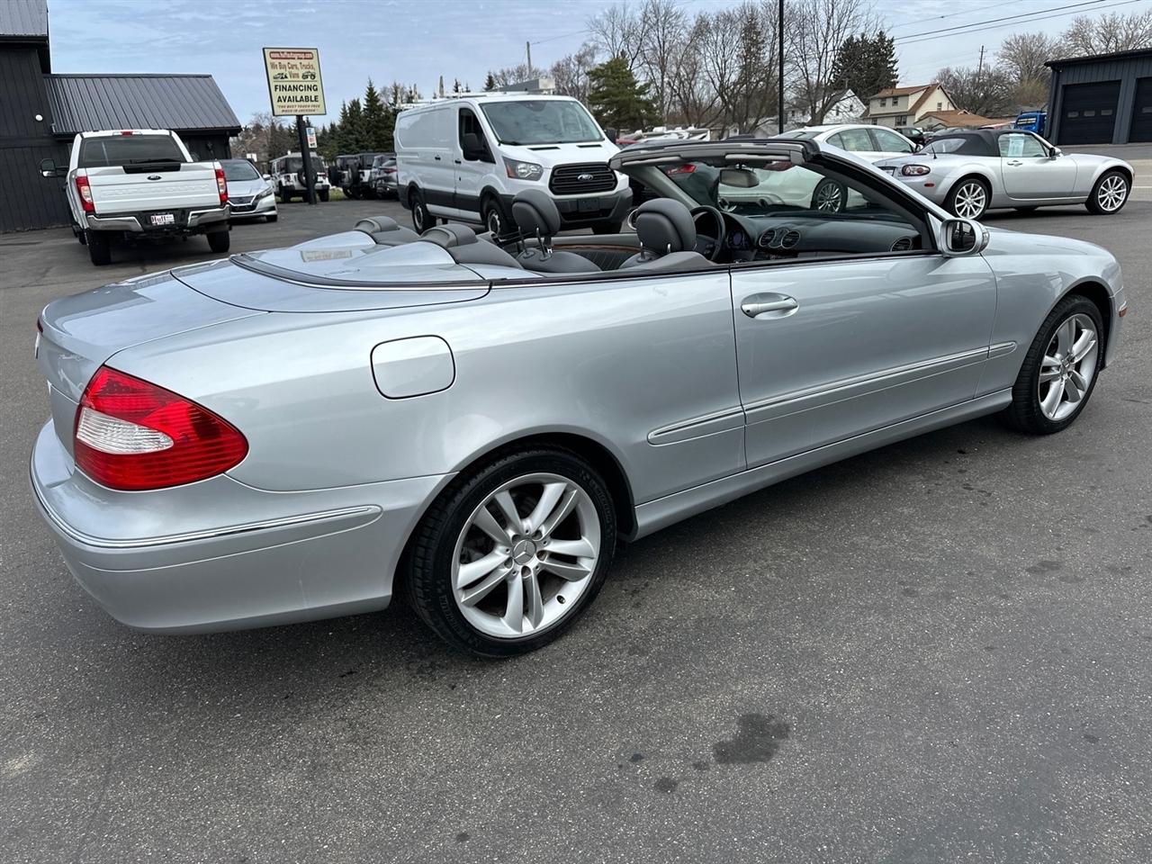 Mercedes-Benz CLK-Class 2dr Cabriolet 3.5L 2006