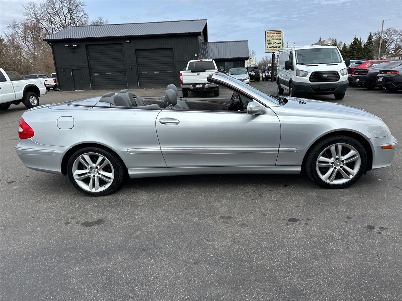 Mercedes-Benz CLK-Class 2dr Cabriolet 3.5L 2006