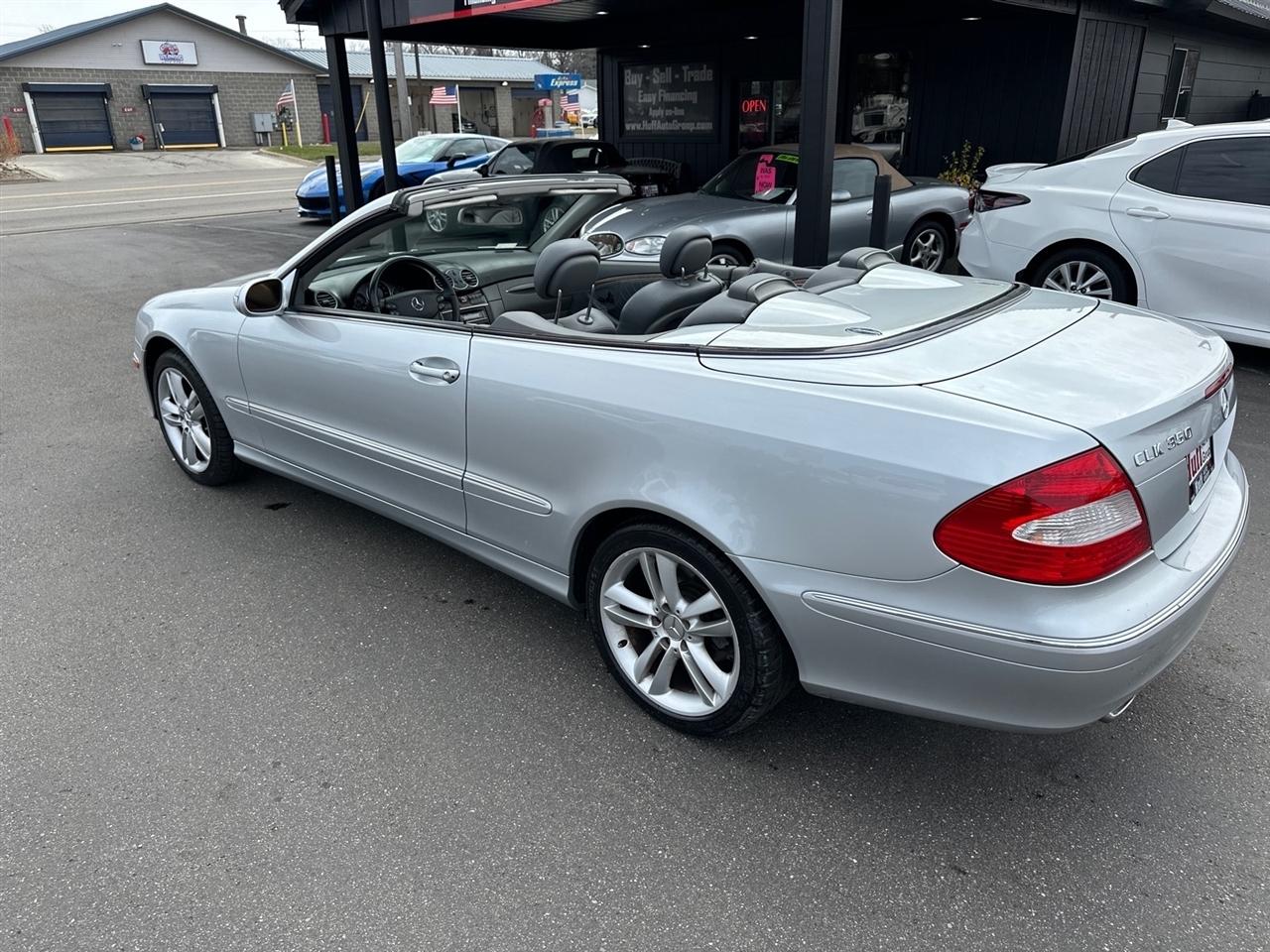 Mercedes-Benz CLK-Class 2dr Cabriolet 3.5L 2006