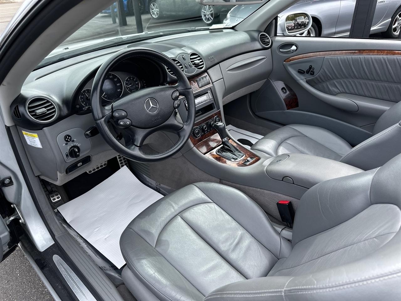 Mercedes-Benz CLK-Class 2dr Cabriolet 3.5L 2006