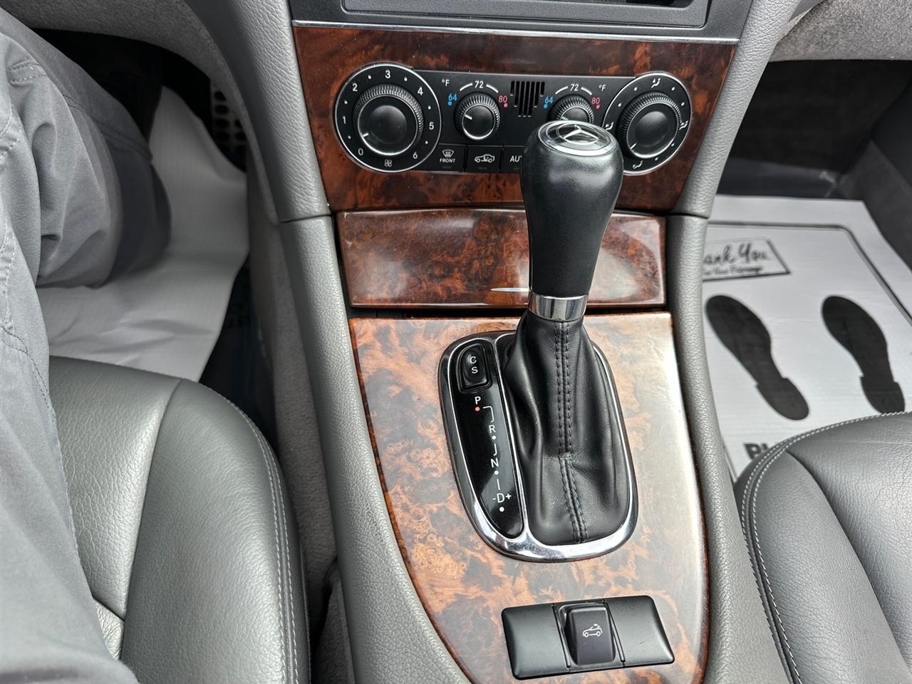 Mercedes-Benz CLK-Class 2dr Cabriolet 3.5L 2006