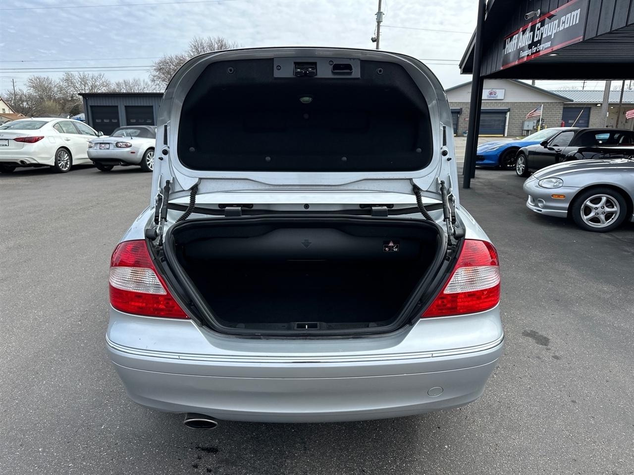 Mercedes-Benz CLK-Class 2dr Cabriolet 3.5L 2006