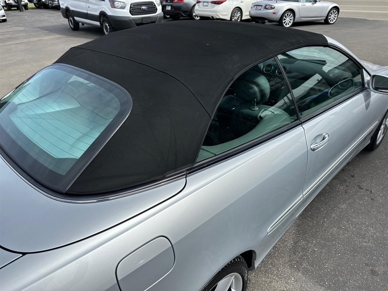 Mercedes-Benz CLK-Class 2dr Cabriolet 3.5L 2006