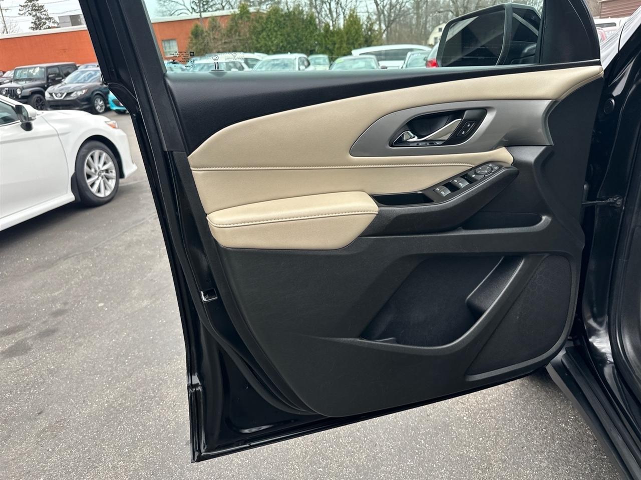 Chevrolet Traverse FWD 4dr LS w/1LS 2023