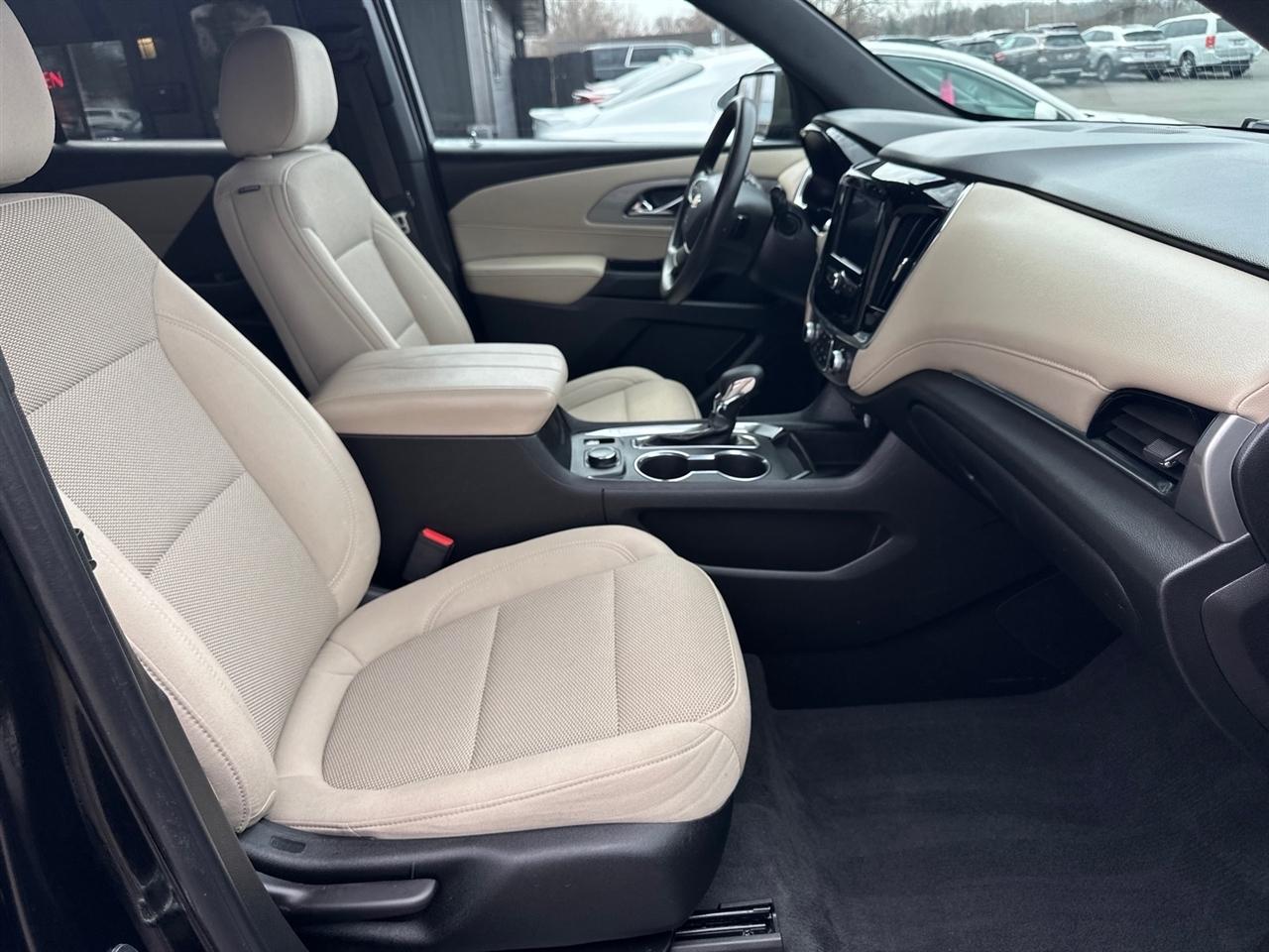 Chevrolet Traverse FWD 4dr LS w/1LS 2023