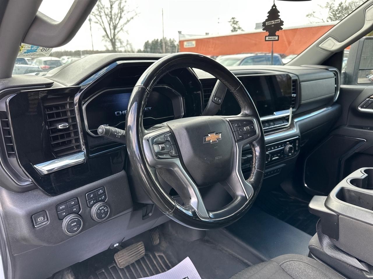 Chevrolet Silverado 3500HD CC 4WD Crew Cab 177" WB, 60" CA LT 2024