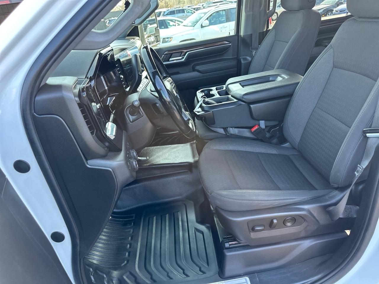 Chevrolet Silverado 3500HD CC 4WD Crew Cab 177" WB, 60" CA LT 2024