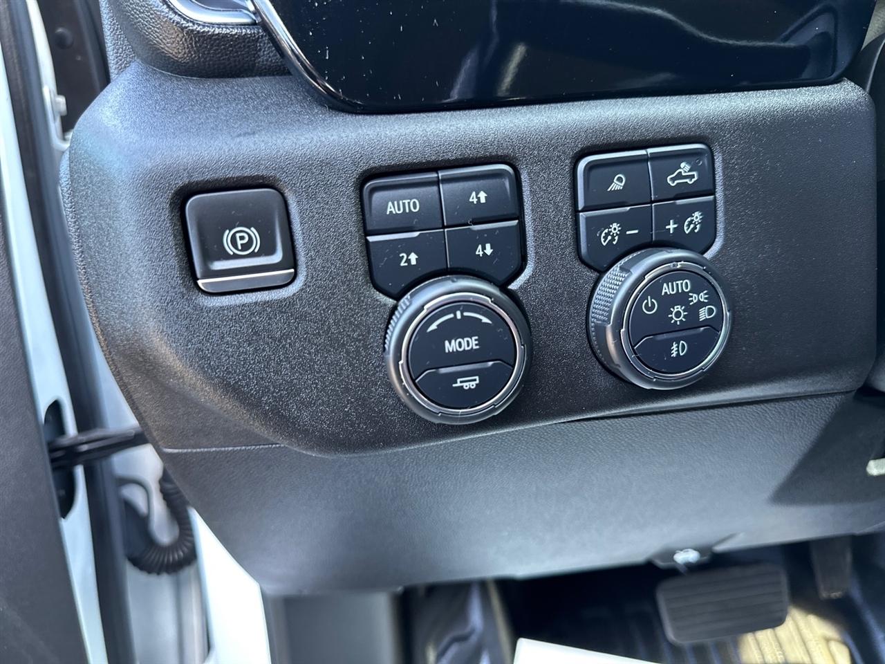 Chevrolet Silverado 3500HD CC 4WD Crew Cab 177" WB, 60" CA LT 2024