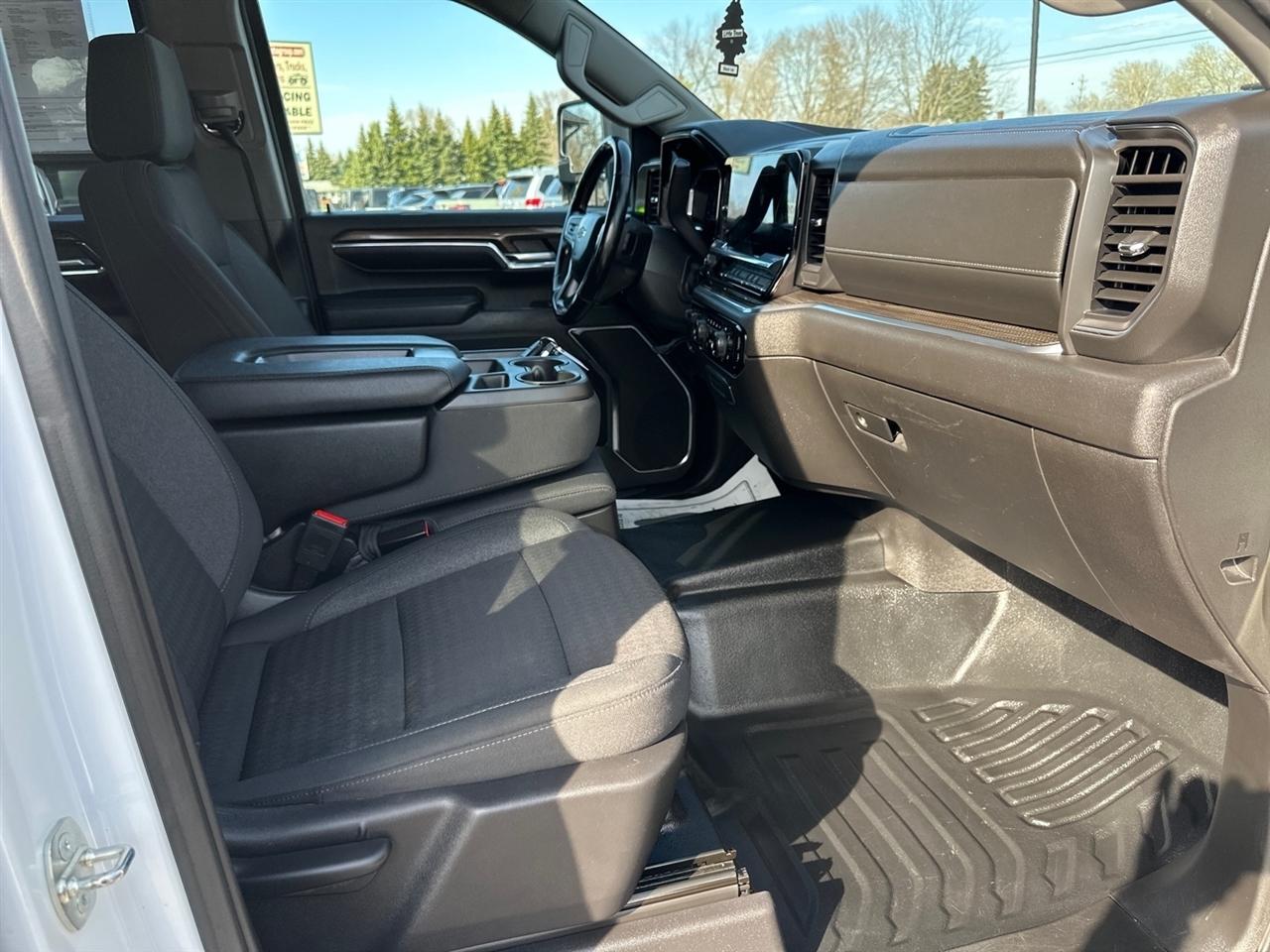 Chevrolet Silverado 3500HD CC 4WD Crew Cab 177" WB, 60" CA LT 2024