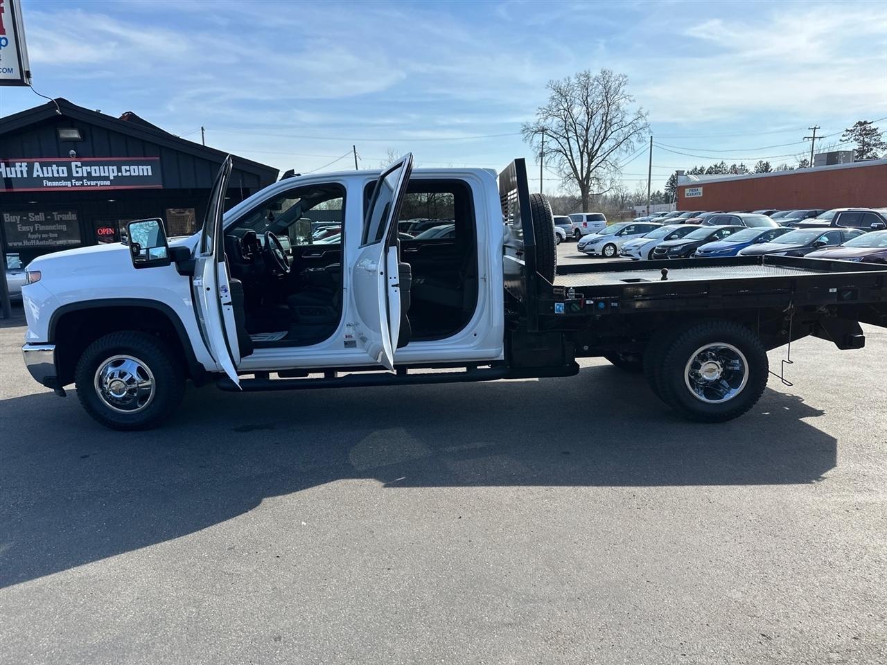 Chevrolet Silverado 3500HD CC 4WD Crew Cab 177" WB, 60" CA LT 2024