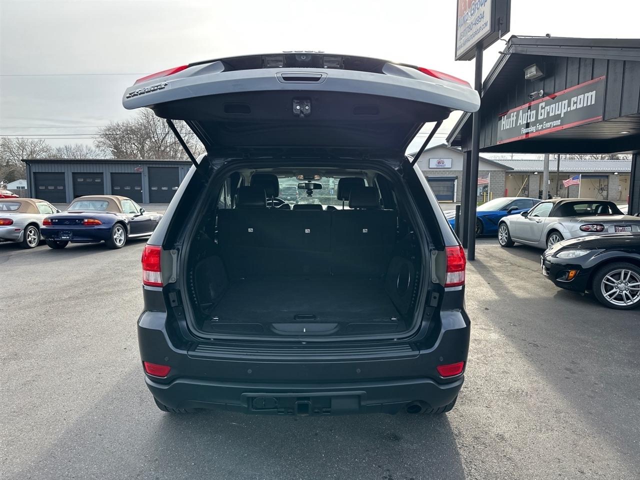 Jeep Grand Cherokee 4WD 4dr Laredo 2013