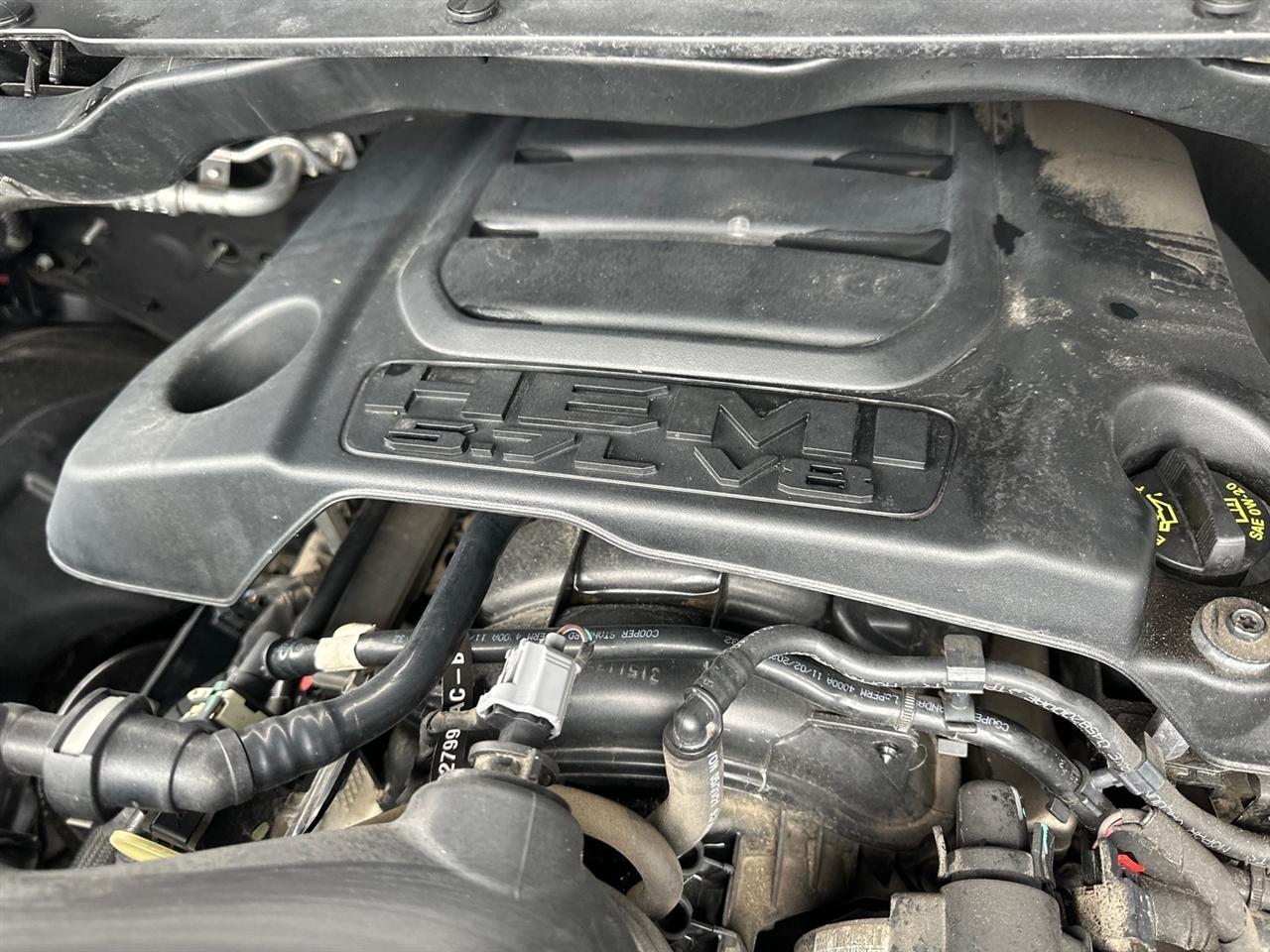 RAM 1500 Laramie 4x4 Crew Cab 5'7" Box 2022