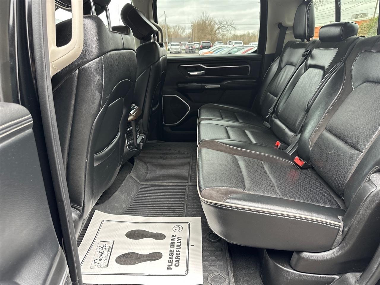 RAM 1500 Laramie 4x4 Crew Cab 5'7" Box 2022