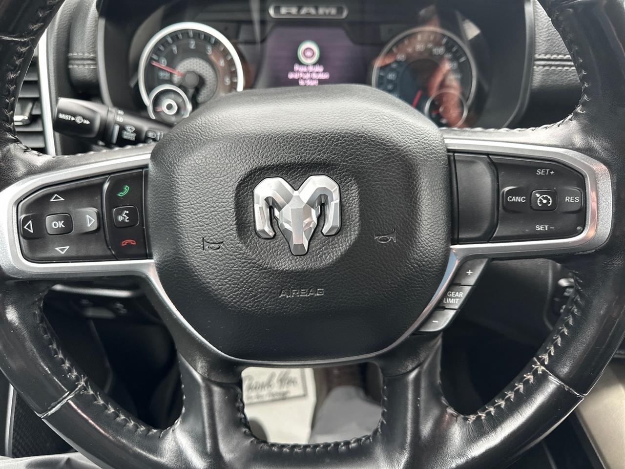 RAM 1500 Laramie 4x4 Crew Cab 5'7" Box 2022