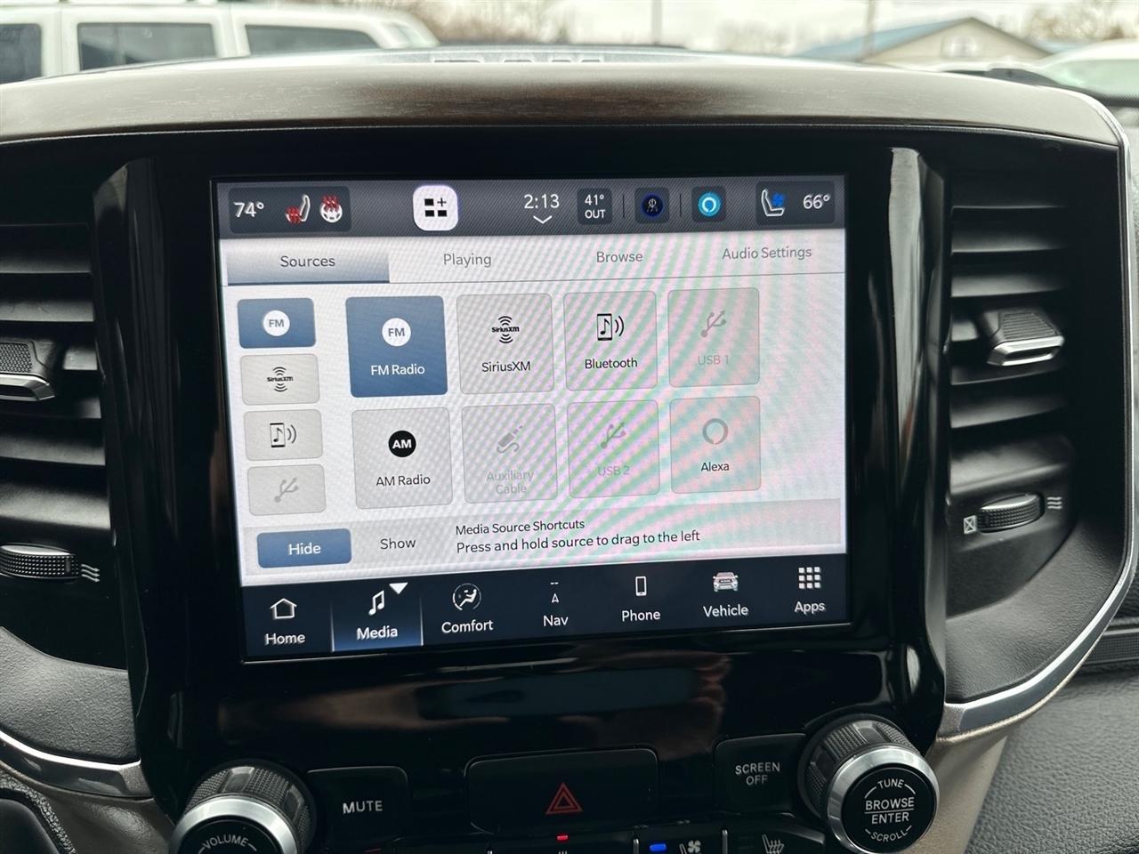 RAM 1500 Laramie 4x4 Crew Cab 5'7" Box 2022