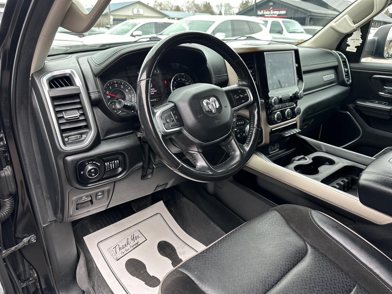 RAM 1500 Laramie 4x4 Crew Cab 5'7" Box 2022