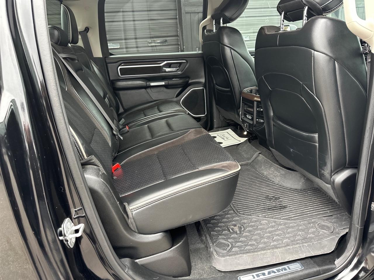 RAM 1500 Laramie 4x4 Crew Cab 5'7" Box 2022