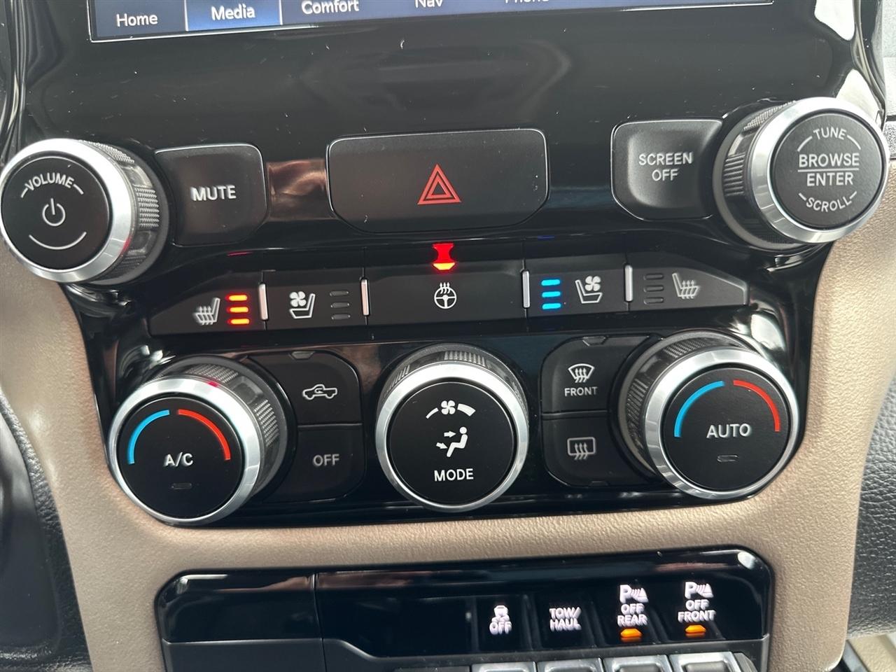 RAM 1500 Laramie 4x4 Crew Cab 5'7" Box 2022