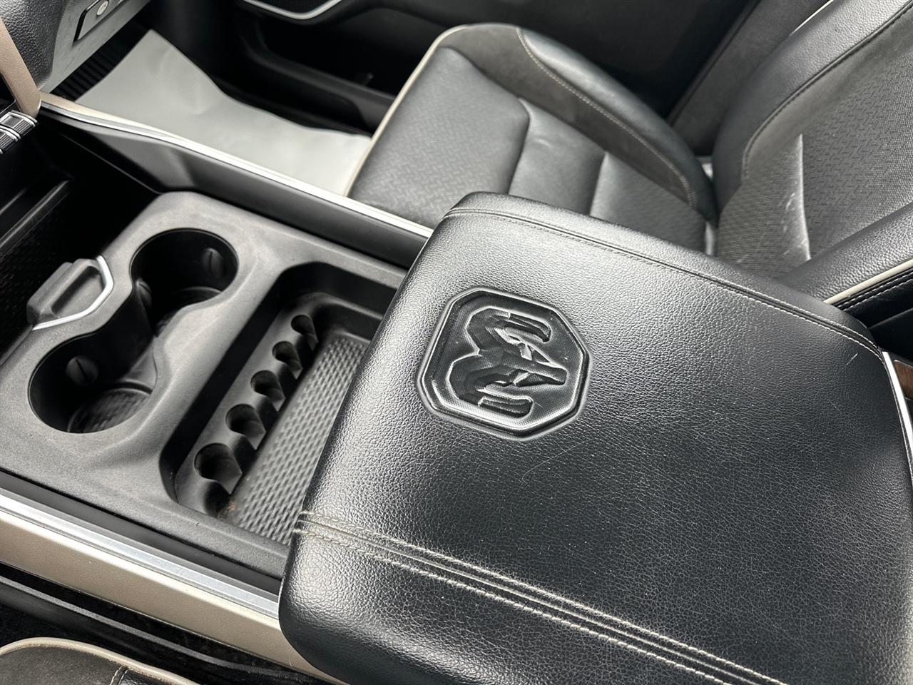 RAM 1500 Laramie 4x4 Crew Cab 5'7" Box 2022