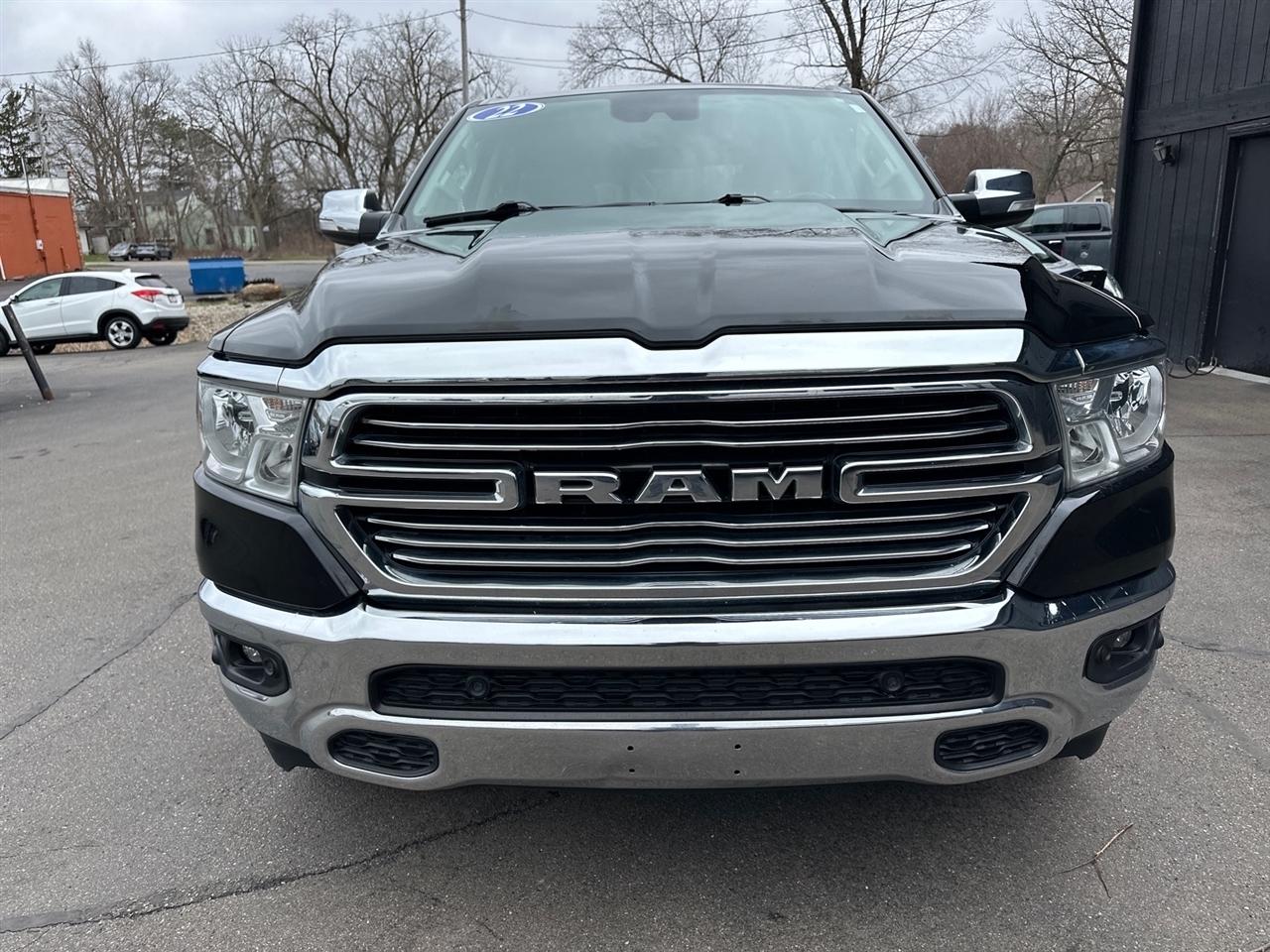 RAM 1500 Laramie 4x4 Crew Cab 5'7" Box 2022