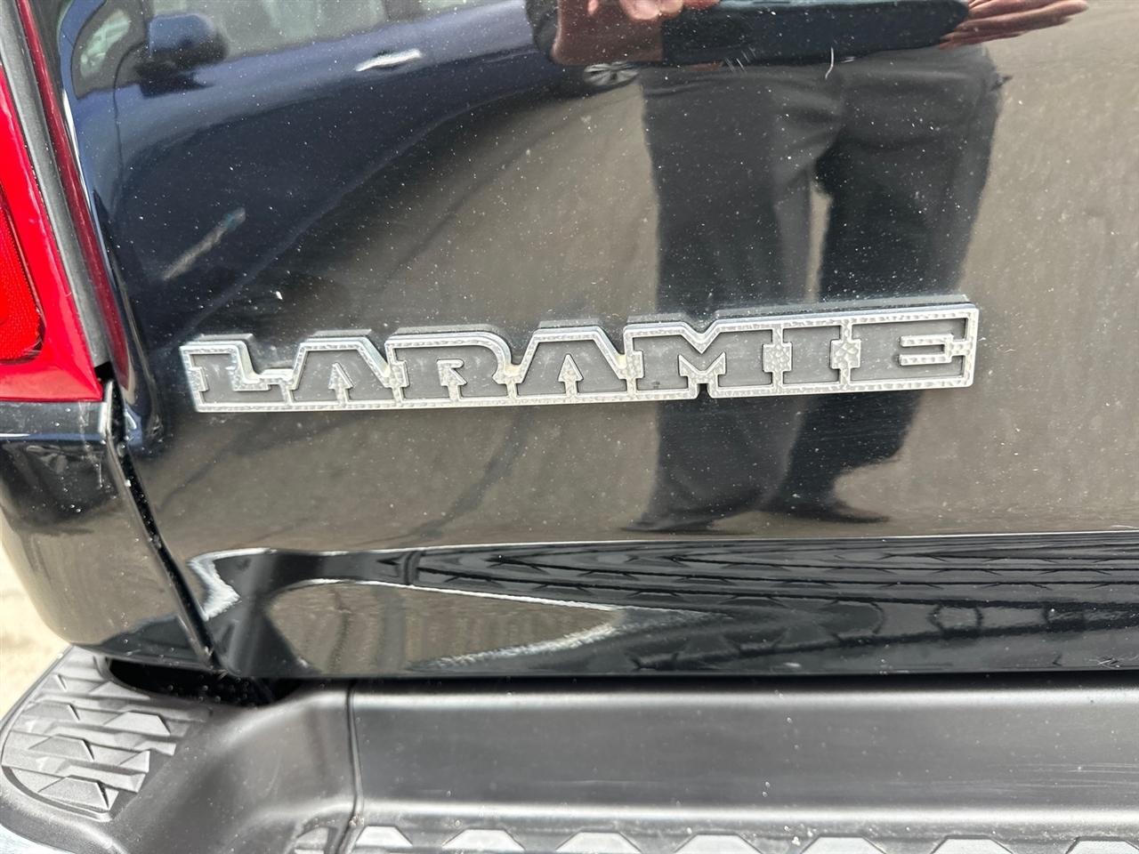 RAM 1500 Laramie 4x4 Crew Cab 5'7" Box 2022