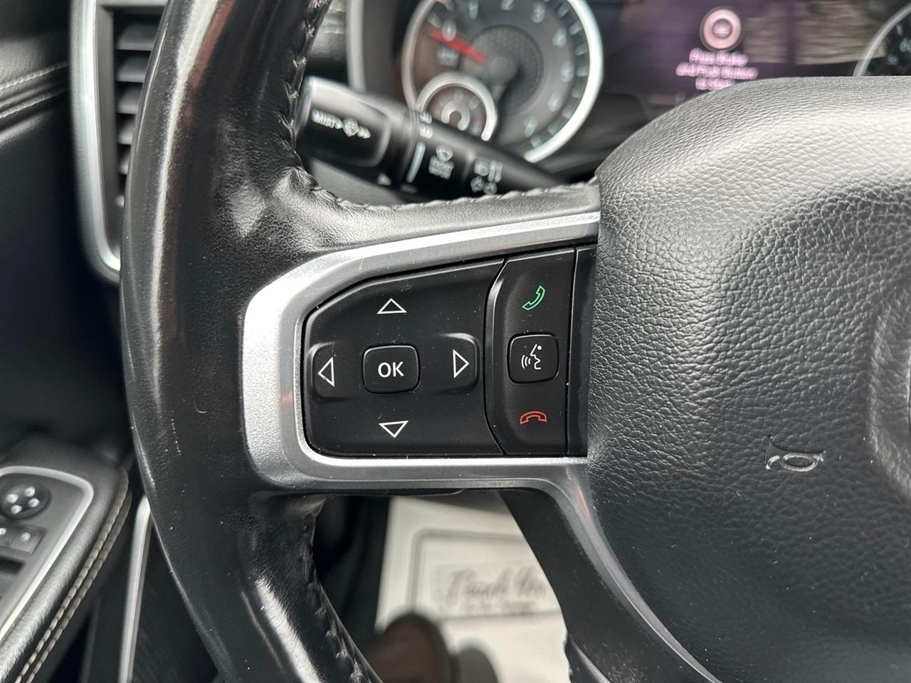 RAM 1500 Laramie 4x4 Crew Cab 5'7" Box 2022