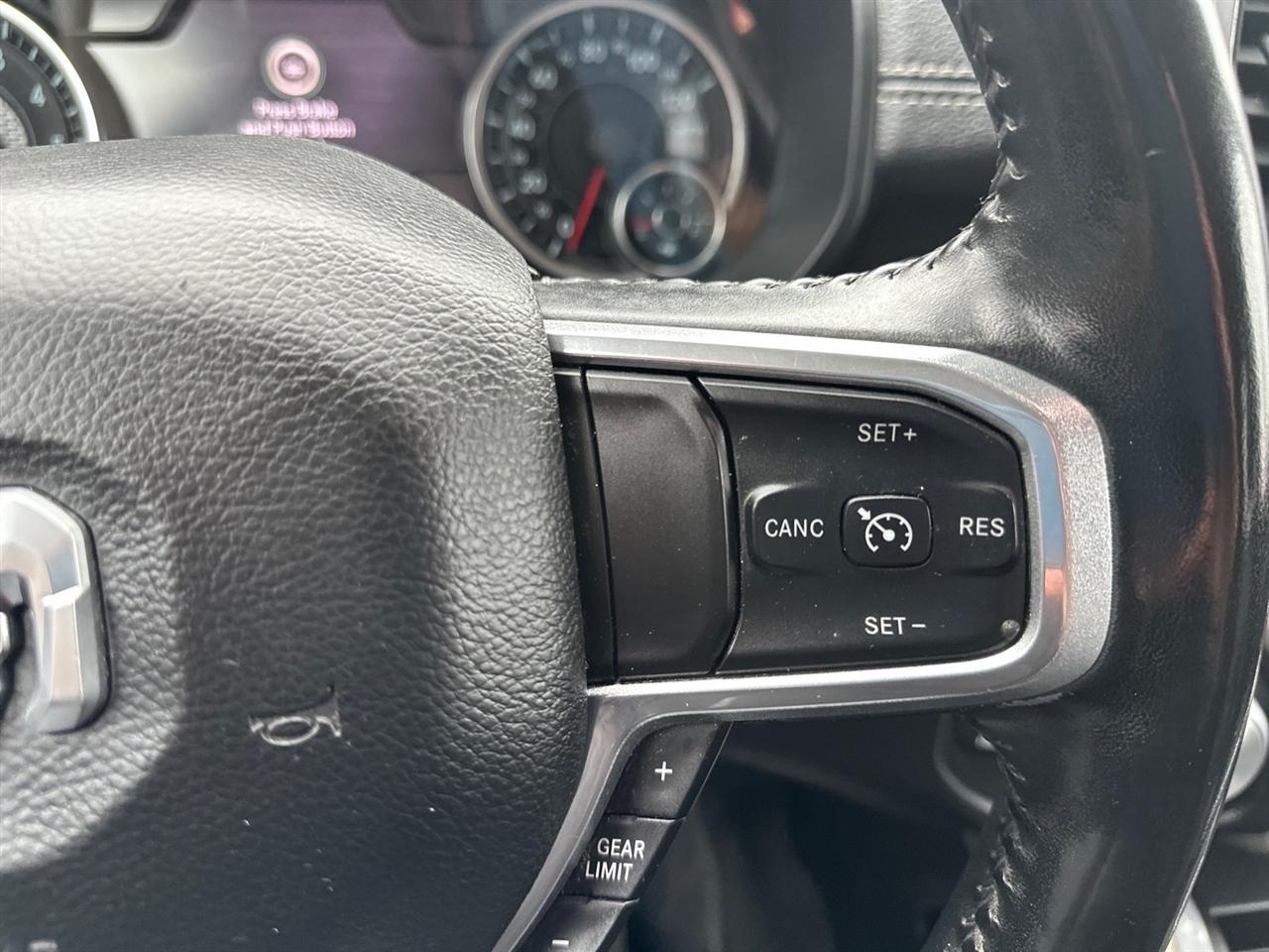 RAM 1500 Laramie 4x4 Crew Cab 5'7" Box 2022