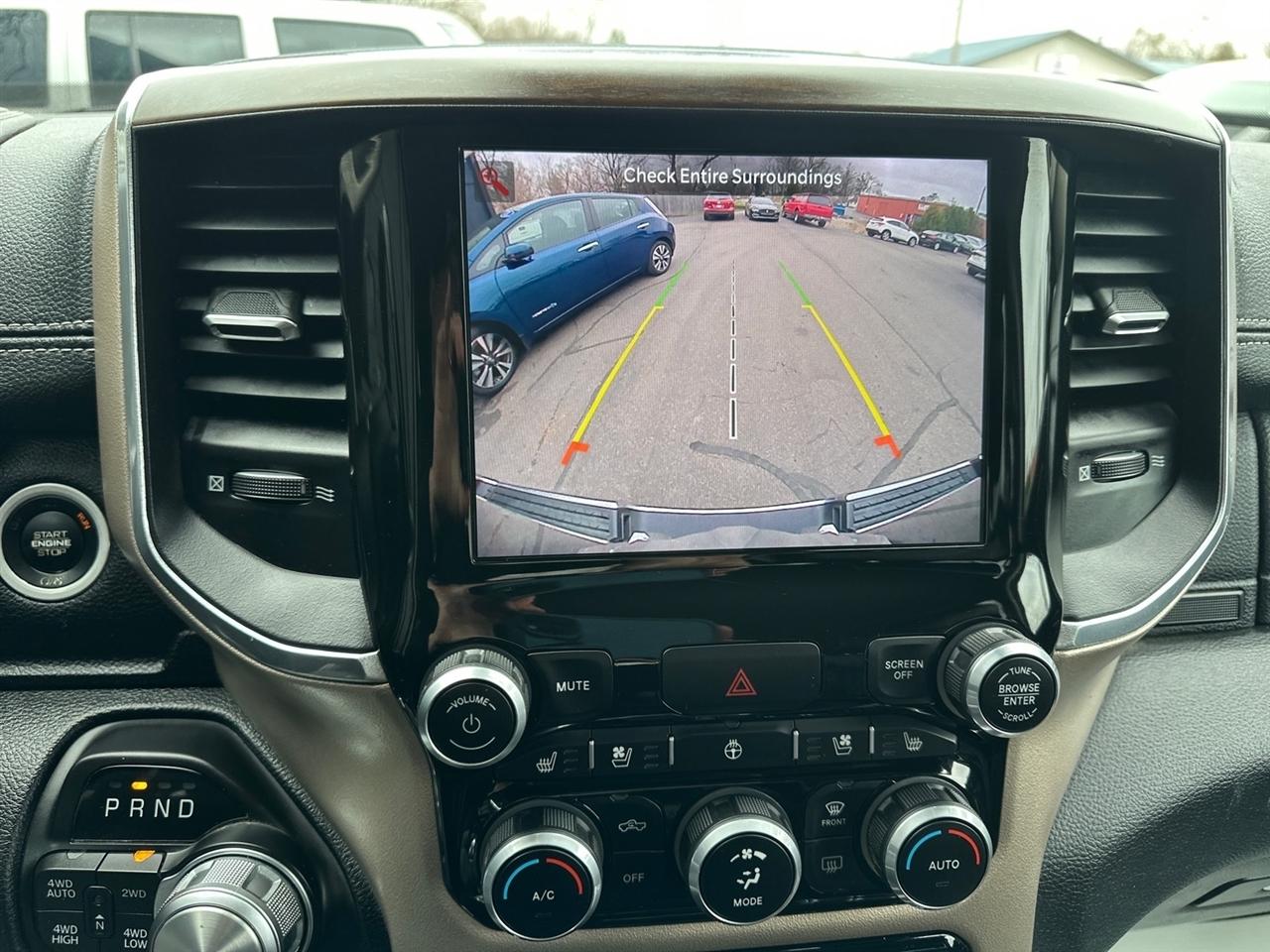 RAM 1500 Laramie 4x4 Crew Cab 5'7" Box 2022